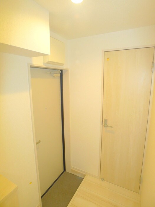 物件内観写真16　(玄関)