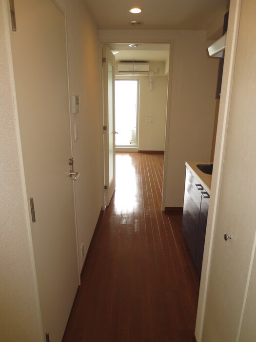 物件内観写真11　(廊下)