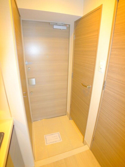 物件内観写真18　(玄関)