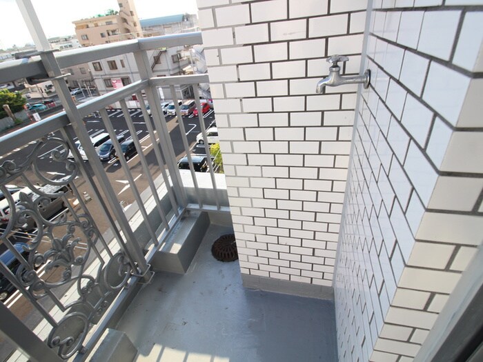 物件内観写真16　(洗濯機置場)