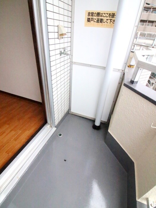 物件内観写真14　(洗濯機置場)