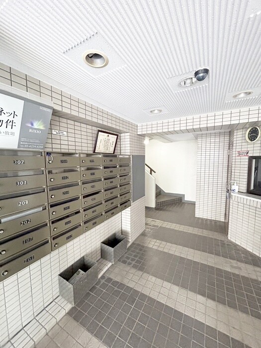 物件外観写真5　(エントランス部分)