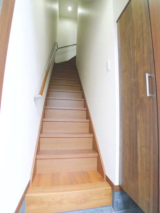 物件内観写真18　(玄関)