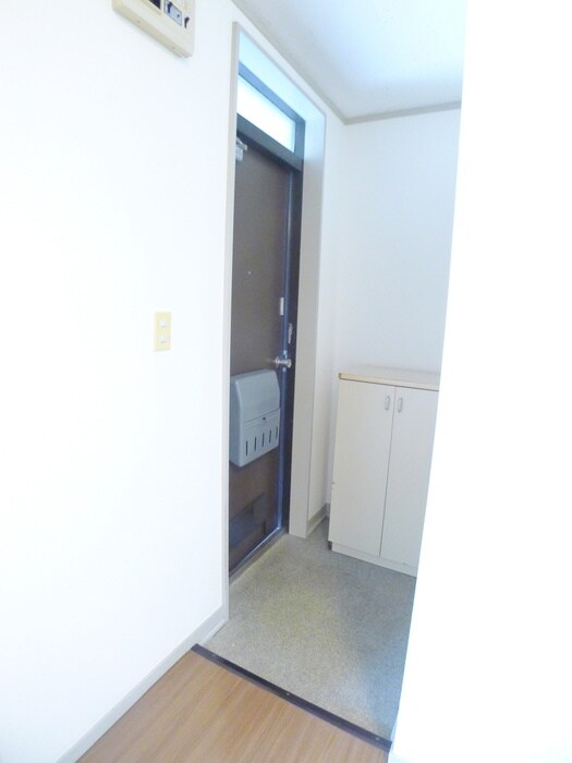 物件内観写真16　(玄関)