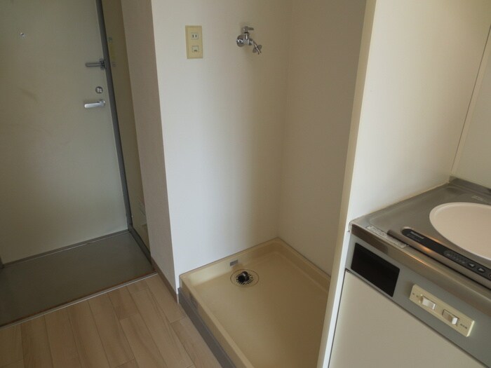 物件内観写真11　(洗濯機置場)