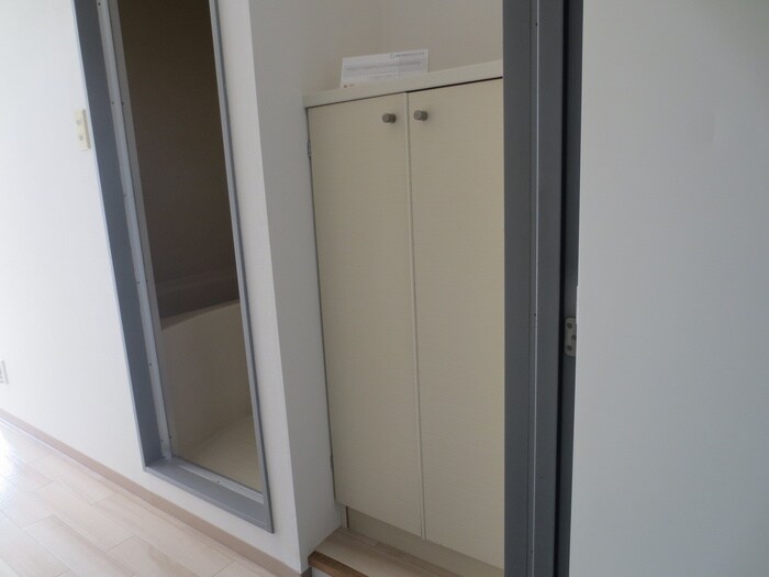 物件内観写真13　(靴箱)