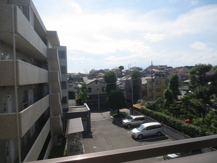 物件内観写真16　(室内からの展望)