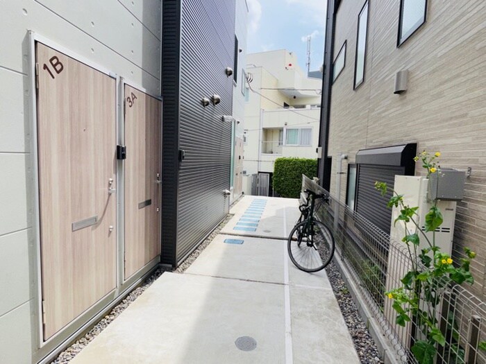 物件外観写真4　(駐輪場)