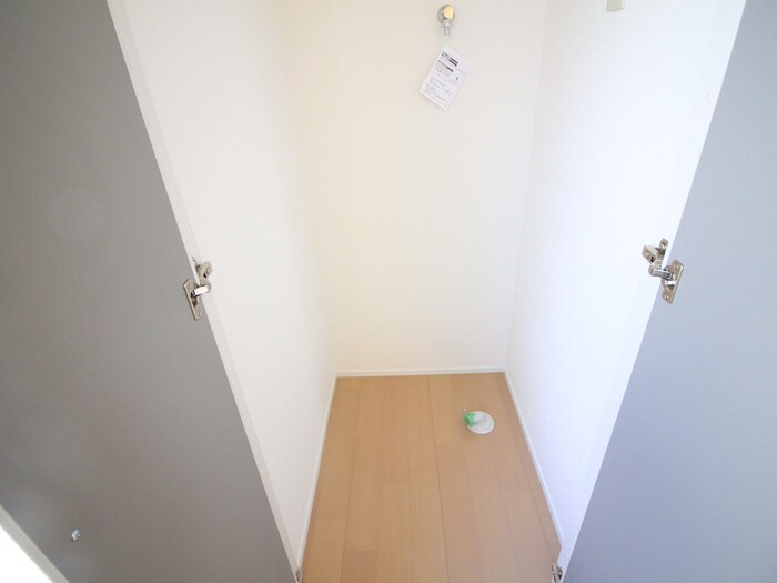 物件内観写真14　(洗濯機置場)