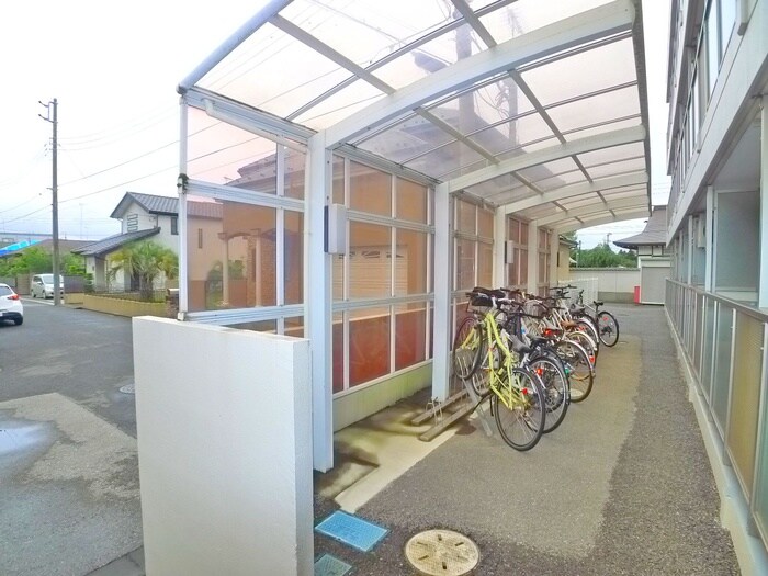 物件外観写真6　(駐輪場)