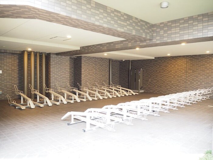 物件外観写真6　(駐輪場)