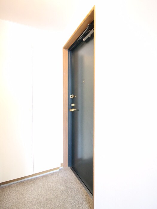 物件内観写真13　(玄関)