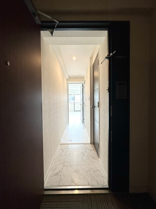 物件内観写真18　(玄関)