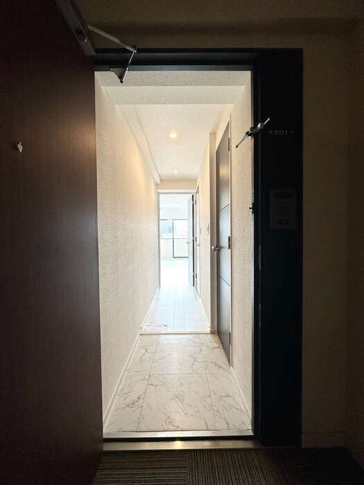 物件内観写真18　(玄関)