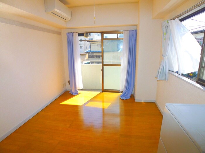 物件内観写真2　(居室)