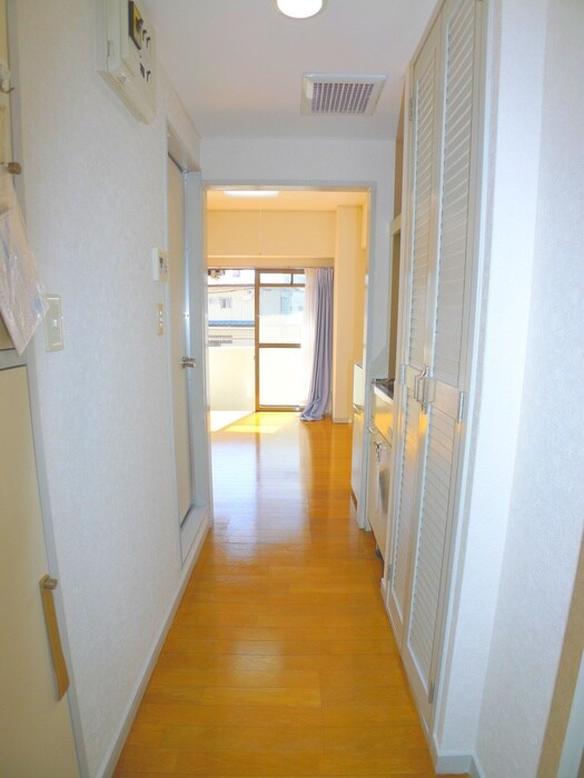 物件内観写真10　(廊下)