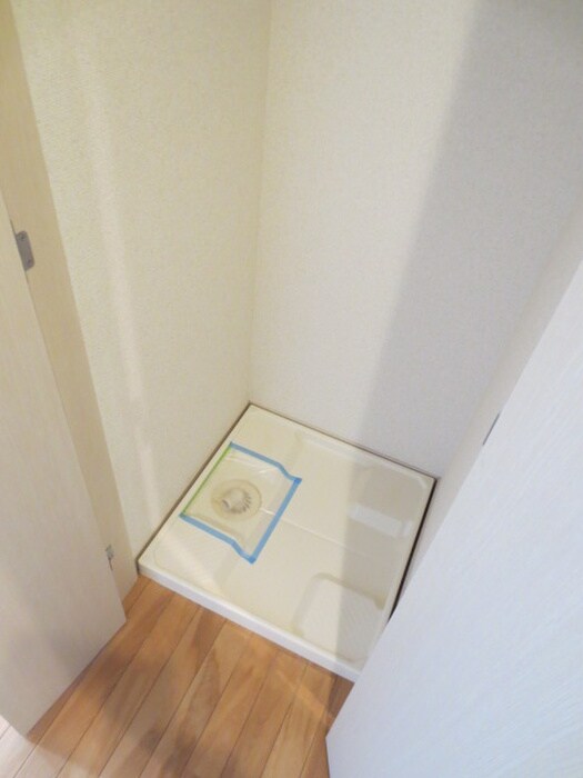 物件内観写真18　(洗濯機置場)