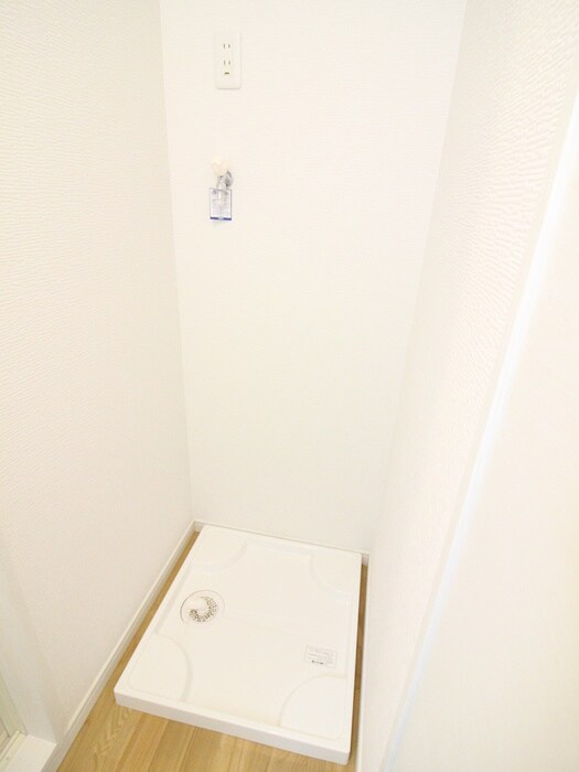 物件内観写真13　(洗濯機置場)