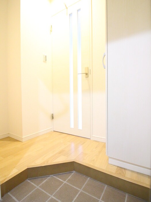 物件内観写真18　(玄関)