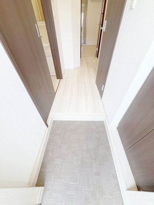 物件内観写真16　(玄関)