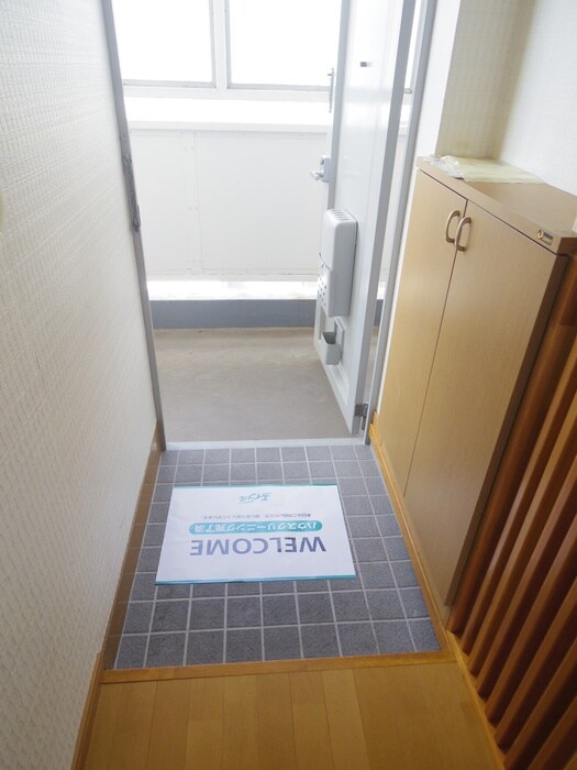 物件内観写真15　(玄関)