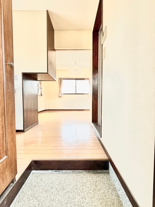 物件内観写真19　(玄関)