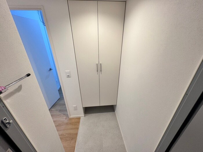 物件内観写真8　(玄関)