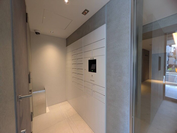 物件外観写真5　(エントランス部分)