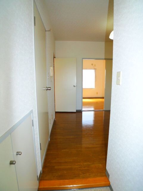 物件内観写真18　(玄関)