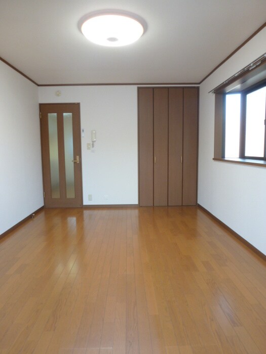 物件内観写真4　(居室)