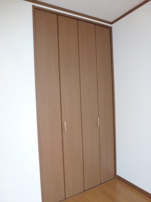 物件内観写真12　(収納)