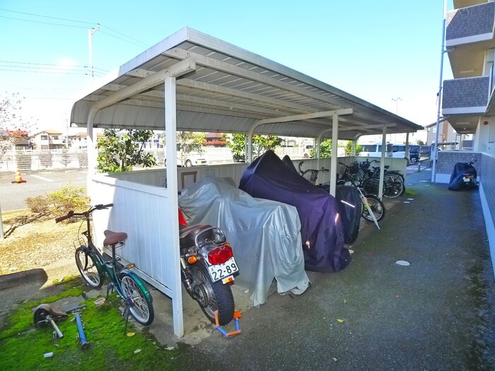 物件外観写真6　(駐輪場)