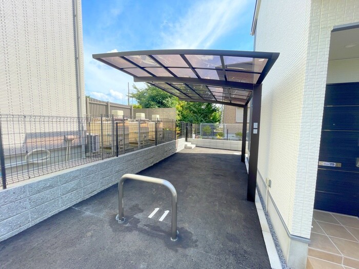 物件外観写真5　(駐輪場)