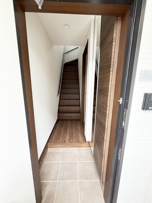 物件内観写真18　(玄関)