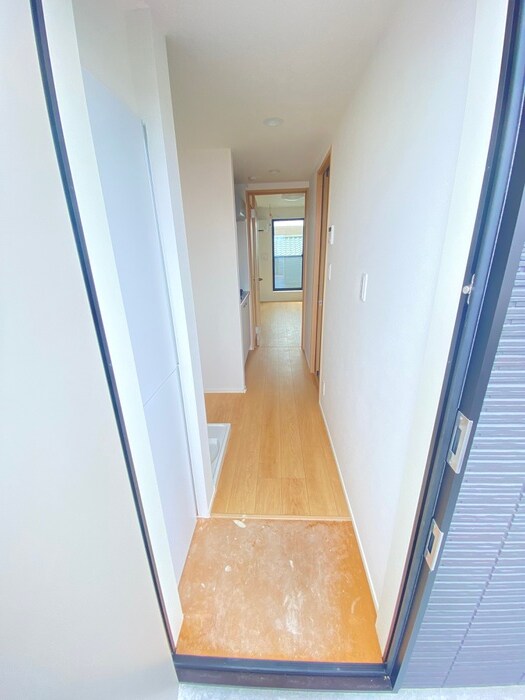 物件内観写真7　(玄関)