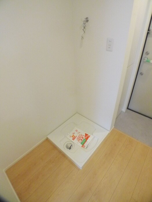 物件内観写真17　(洗濯機置場)