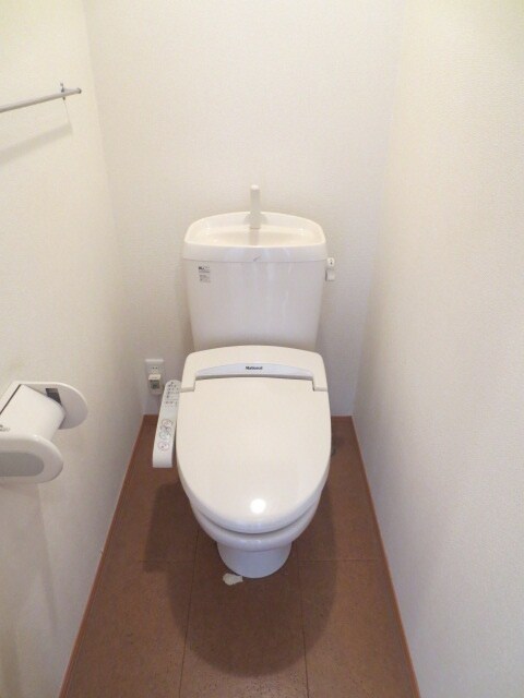 物件内観写真8　(トイレ)