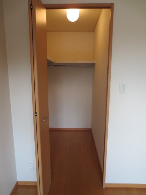 物件内観写真12　(収納)