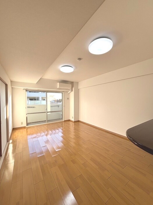 物件内観写真15　(室内からの展望)