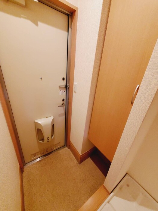 物件内観写真8　(玄関)