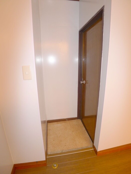 物件内観写真16　(玄関)