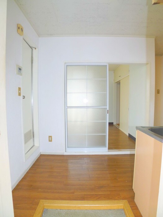 物件内観写真7　(玄関)