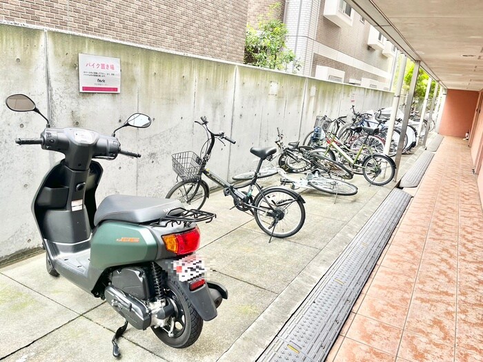 物件外観写真3　(駐輪場)