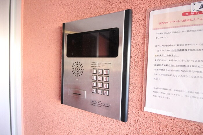 物件外観写真6　(エントランス部分)