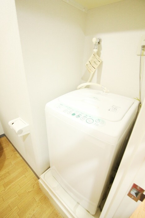 物件内観写真12　(洗濯機置場)