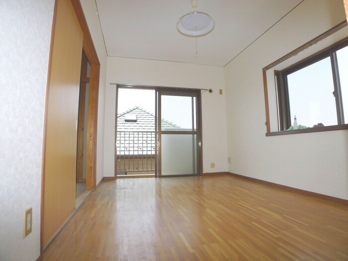 物件内観写真18　(室内からの展望)