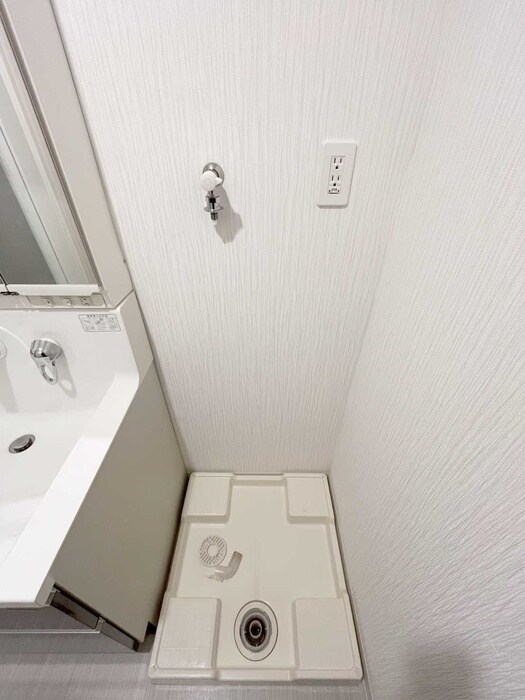 物件内観写真12　(洗濯機置場)