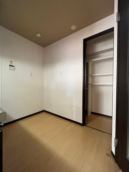 物件内観写真12　(内観写真)