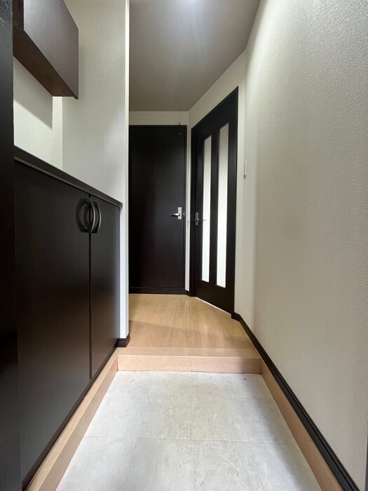 物件内観写真18　(玄関)