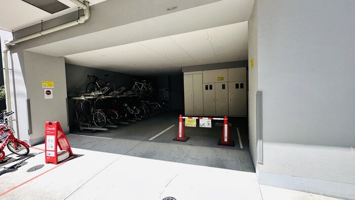 物件外観写真4　(駐車場)